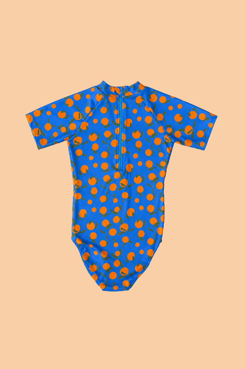 banador-nina-manga-corta-proteccion-solar-naranjas-azul-ss26